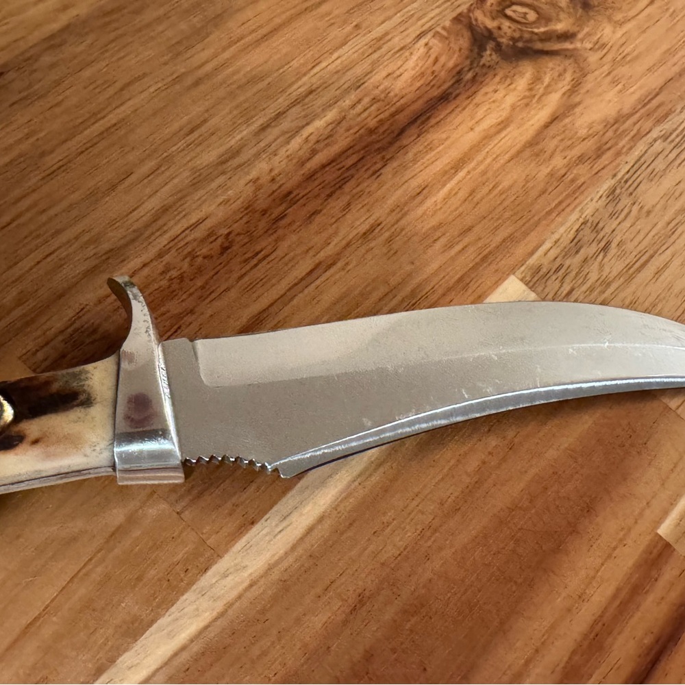 Puma Men's Skinner Knife 1970 with Leather Sheath - razor sharp carbon steel. - Picture 3 of 12